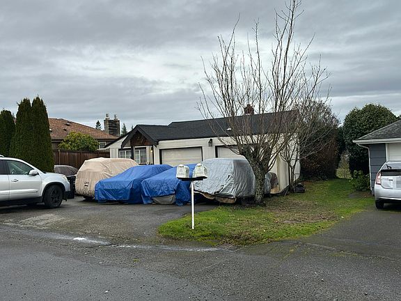 5th image of 4121 SW 109th St