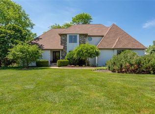 2880 Danielle Dr, Westlake, OH