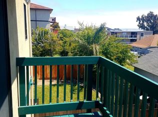 469 Monroe St APT 6, Monterey, CA 93940