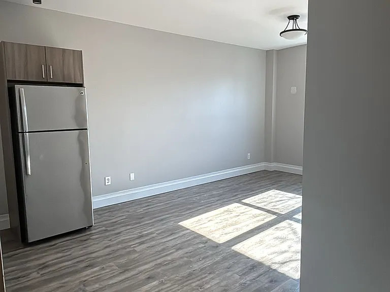 108 N Grove St #2 — Photo 22