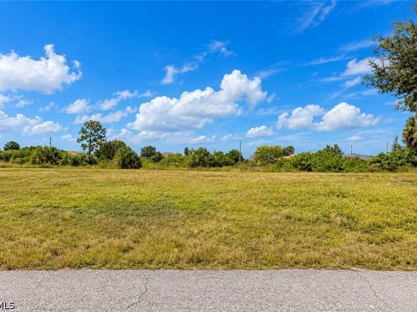 2614 NE 19th Pl, Cape Coral, FL 33909