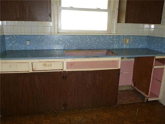 5th image of 1651 Fauver Ave