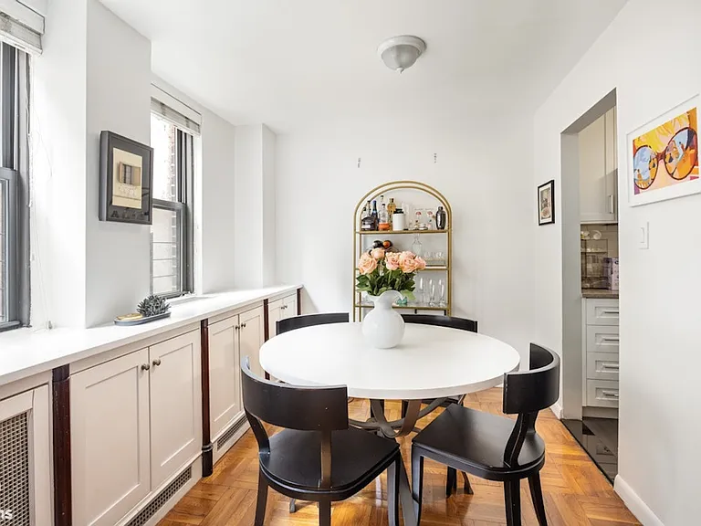 239 E 79th St #2M — Photo 4