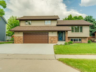 1911 San Diego Dr, Bismarck, ND, 58504