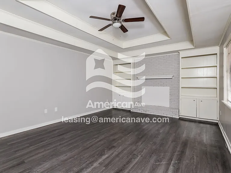 1418886_004_living_room_14088411.jpg
