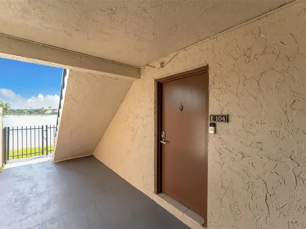 8307 SW 142nd Ave APT E104, Miami, FL 33183