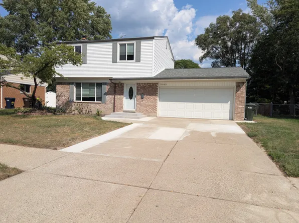 39880 Poinciana Dr, Sterling Heights, MI 48313