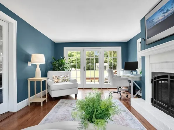 11 Obery St, Plymouth, MA 02360