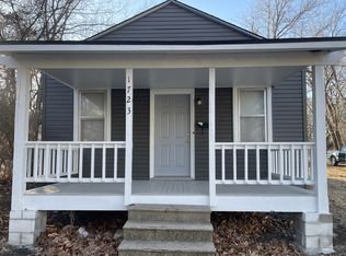 1723 SW Lane St, Topeka, KS 66604