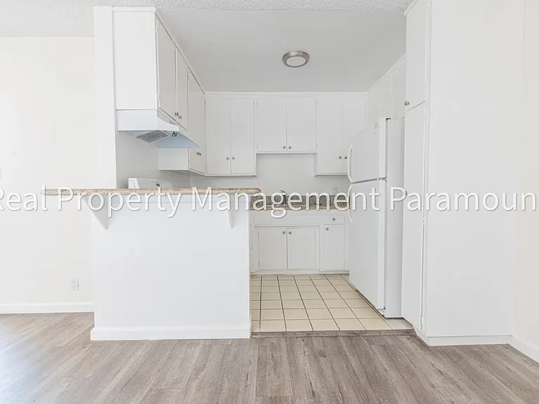 8013 Blackburn Ave #7 — Photo 6