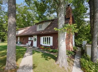 8562 W Higgins Lake Dr, Roscommon, MI 48653