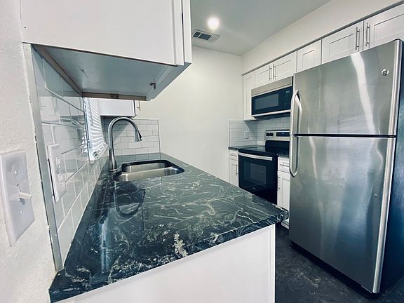 4th image of 5030 W Washington St