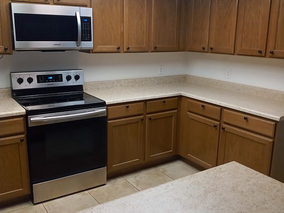 4th image of 2715 Daytona Ave