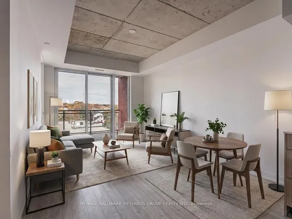 665 Queen St E #401, Toronto, ON M4M 0G3