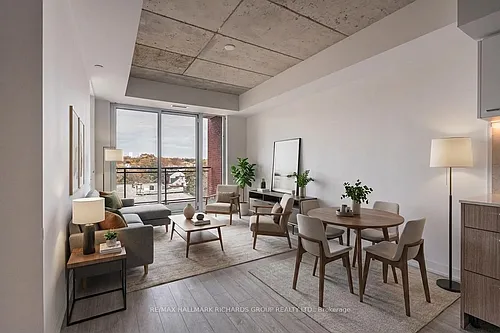 665 Queen St E #401 Photo 1