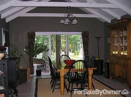 Kitchen
						:
						With breakfast bar.