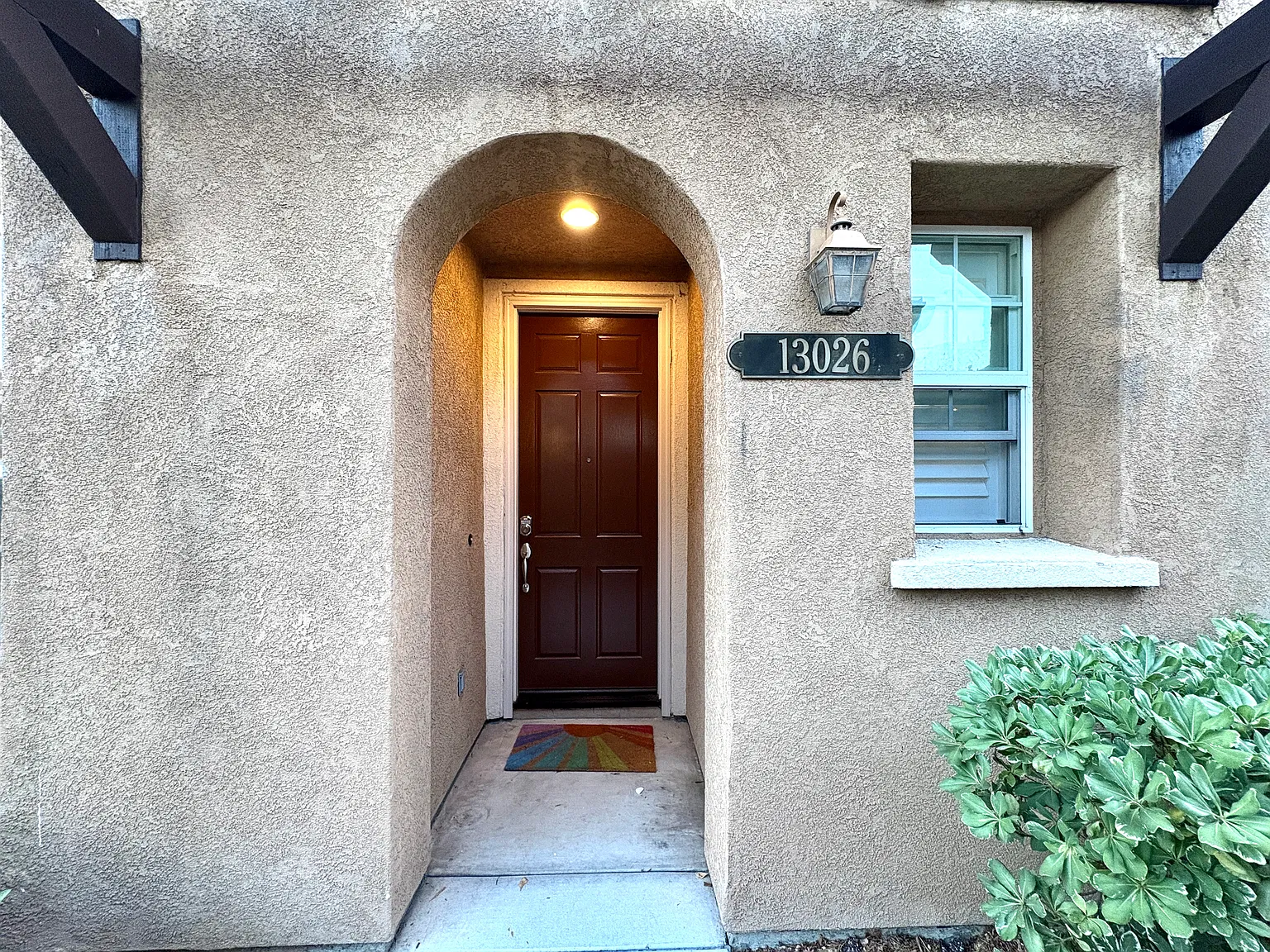 3 bed, 2.5 bath, 1572 sqft, $4,750 — Photo 2
