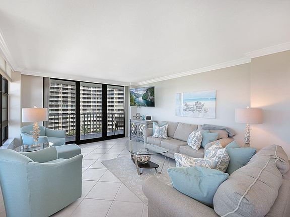 5th image of 380 Seaview Ct APT 912