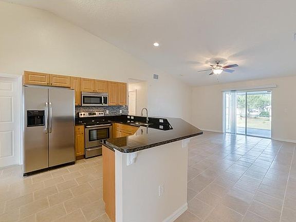 3rd image of 411 Danube Way