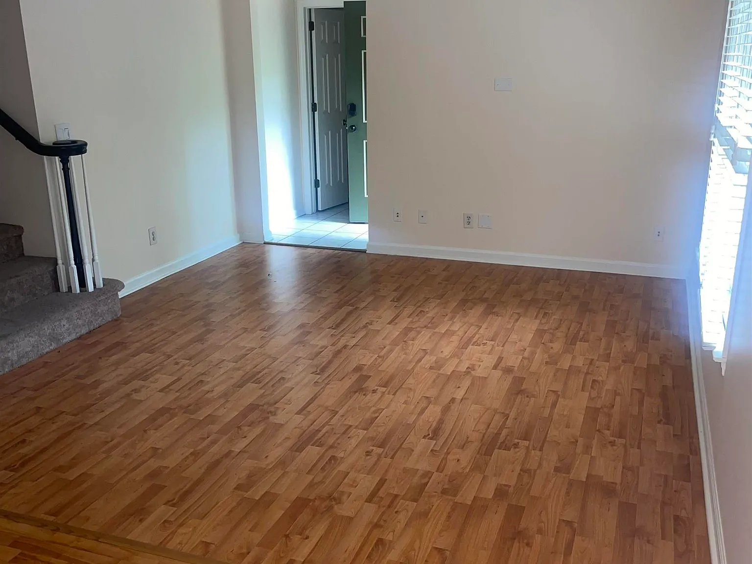 2 bed, 1.5 bath, 1030 sqft, $995 — Photo 4