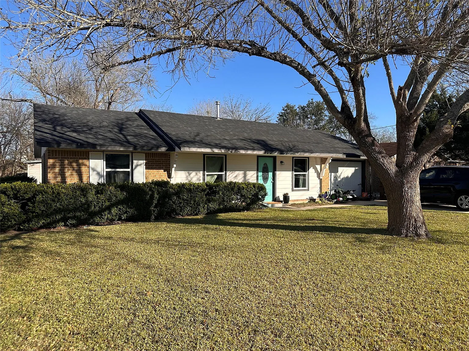 3 bed, 2.0 bath, 1007 sqft, $1,750 — Photo 1