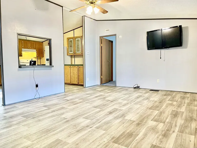 1306 Lawrenceburg Hwy — Photo 10