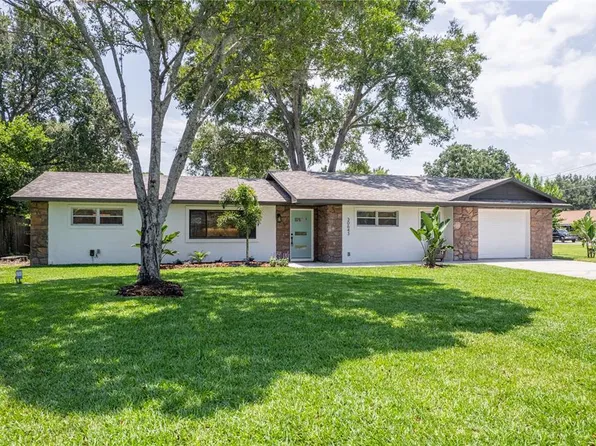 30643 Fairview Ave, Tavares, FL 32778