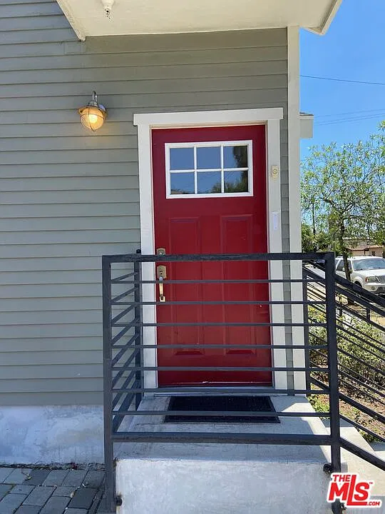 3 bed, 2.0 bath, $3,200 — Photo 2