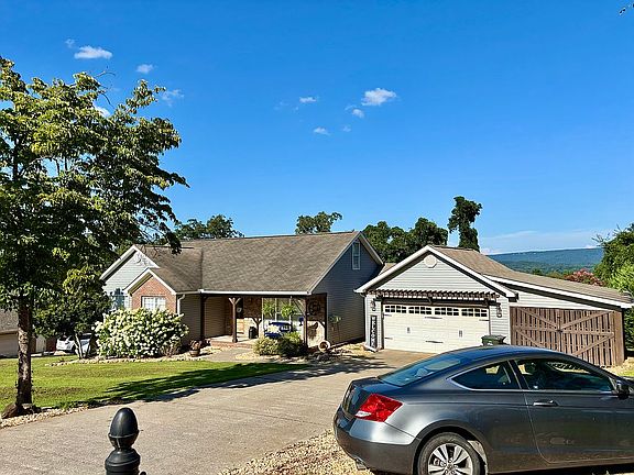 3rd image of 3205 Hillcrest Dr