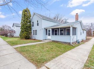 151 N Main St, Crystal Lake, IL 60014