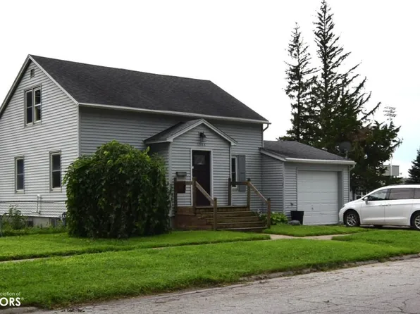 1544 Division St, Webster City, IA 50595