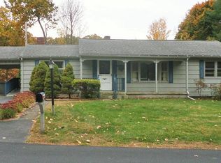 134 Youngs Rd, Lunenburg, MA 01462