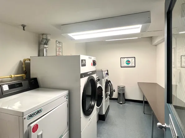 280 Rector Place image 12 of 13