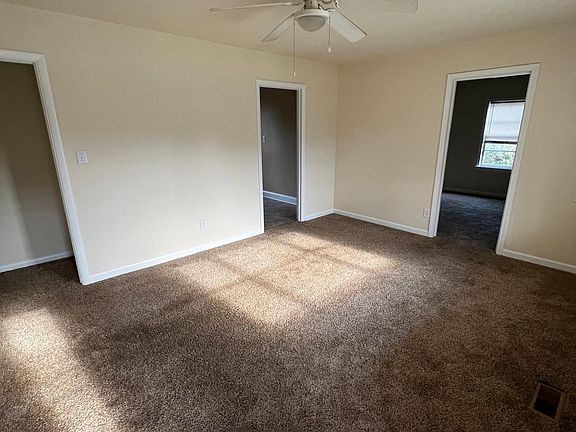 5th image of 226 Maywood Dr