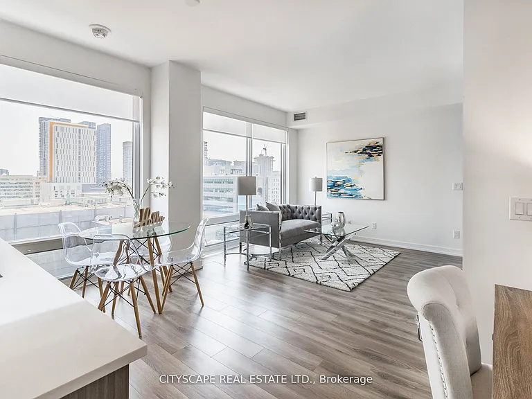 20 Edward St N #1302 — Photo 8