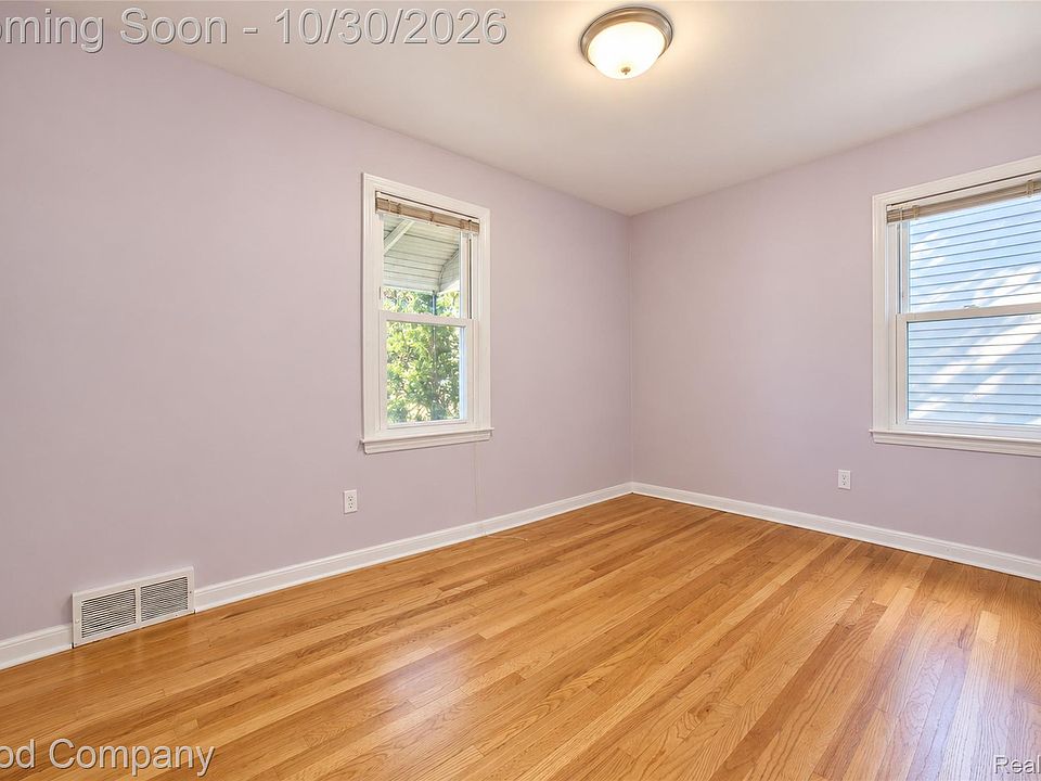 912 E Shevlin Ave, photo 11