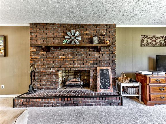 3rd image of 251 Stockwood Dr