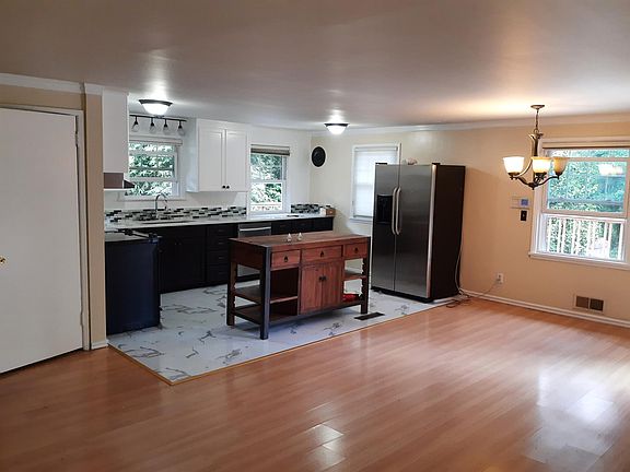 2nd image of 10839 SE 14th St