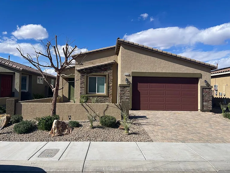 2124 Del Aqua Ave — Photo 2