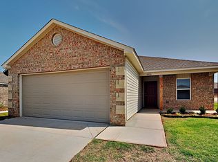 9920 Rattlesnake Ln, Yukon, OK 73099
