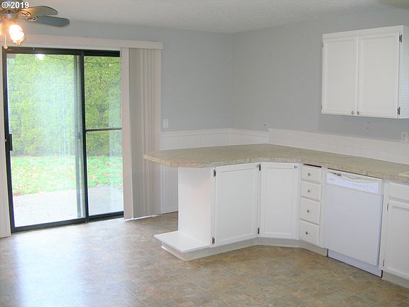 3rd image of 13904 NE 89th Cir