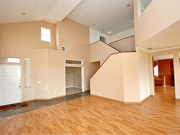 2-story ceiling