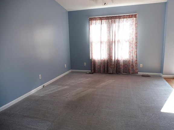 4th image of 111 Kinchloe Ct