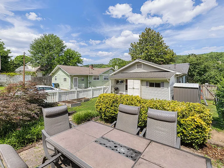 4419 Saint Elmo Ave — Photo 26