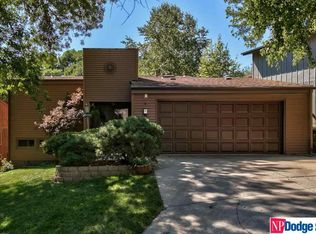 8023 Girard Plz, Omaha, NE 68122