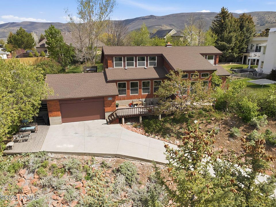 1st image of 661 Ridge Dr