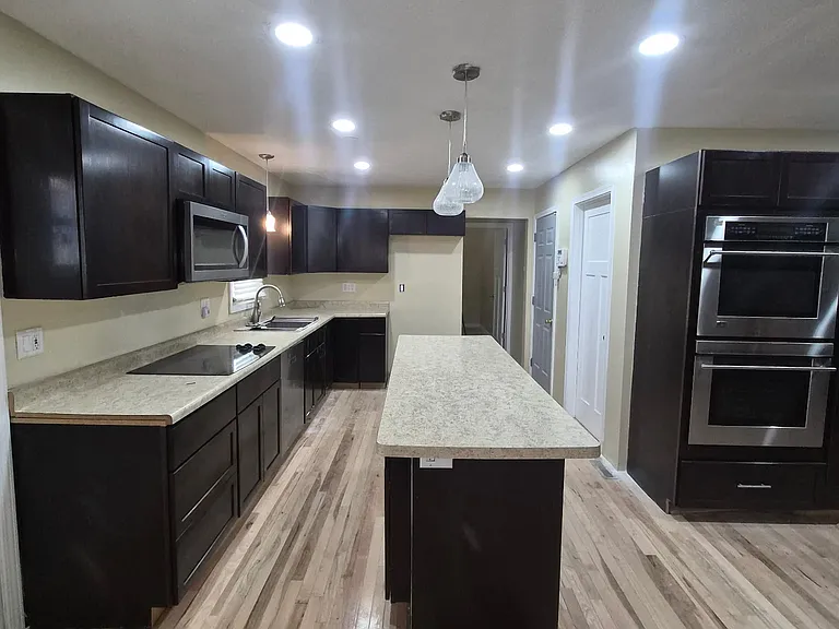Luxury size kitchen open to family room