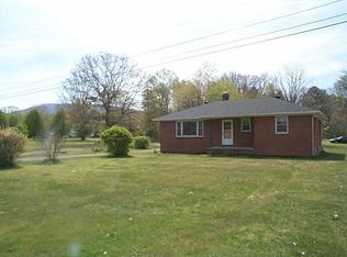 82 Crimora Station Ln, Crimora, VA 24431