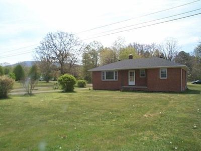 82 Crimora Station Ln, Crimora, VA, 24431