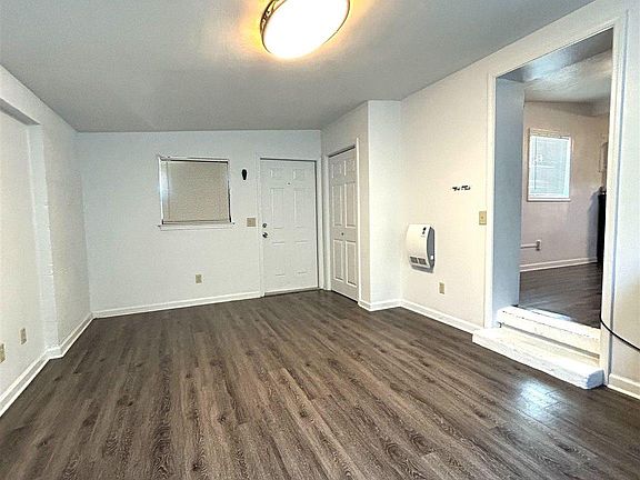 5th image of 27 Cloverland Ct